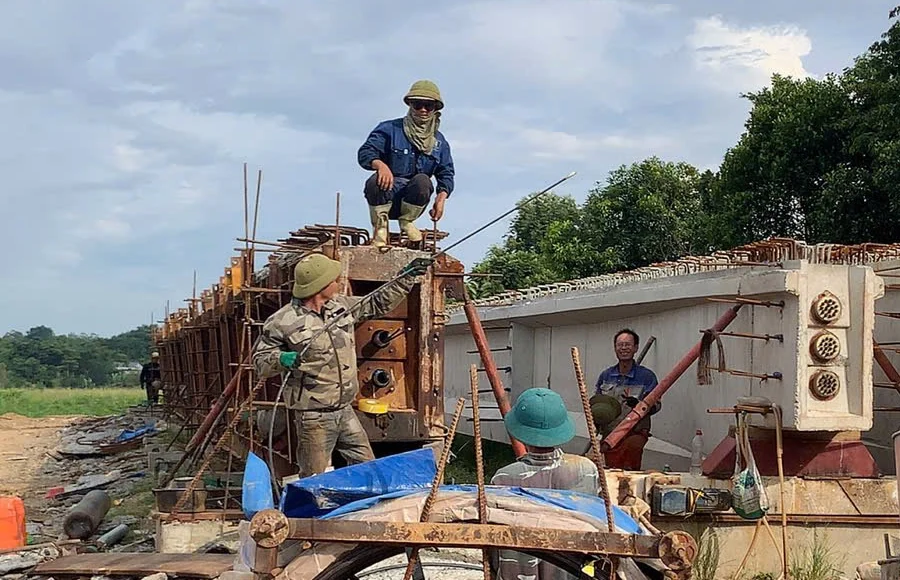 Tổ đội phối hợp thi công kết cấu cầu